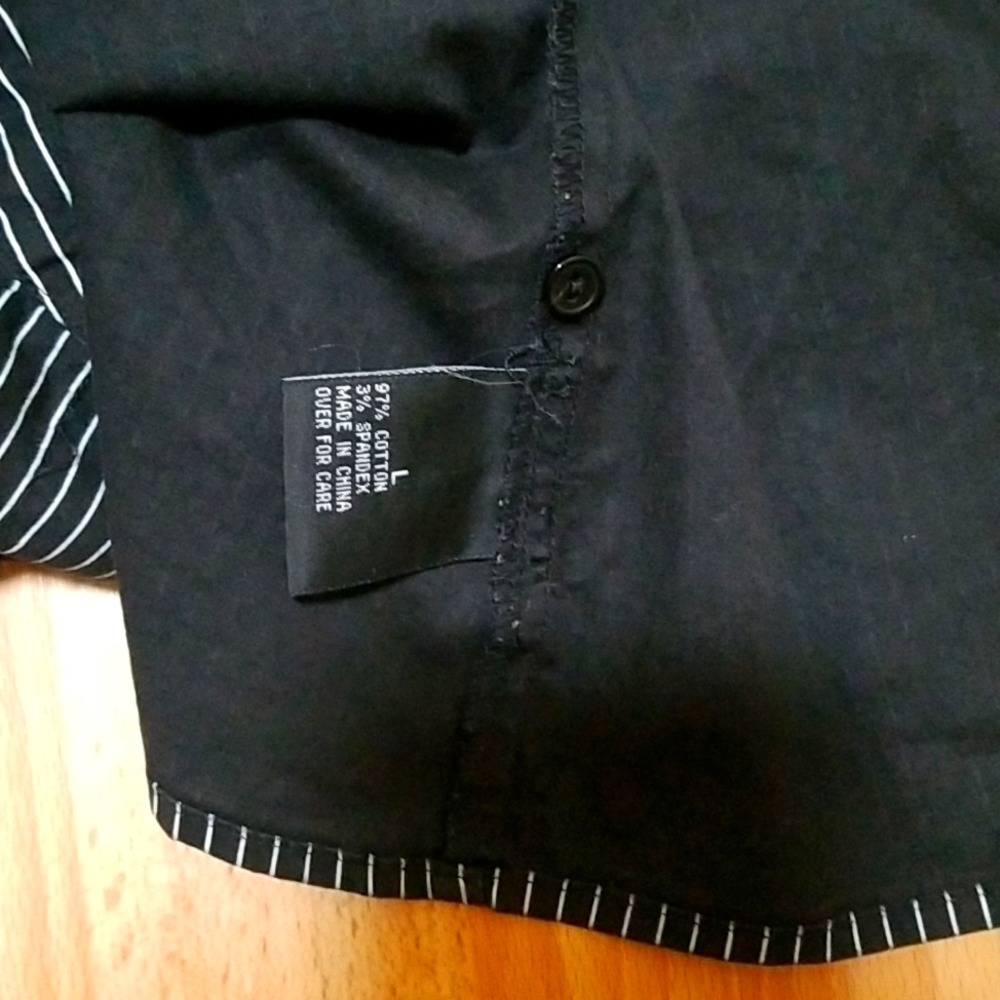 Fitted Style Pin-Striped Button Down Top! - image 5